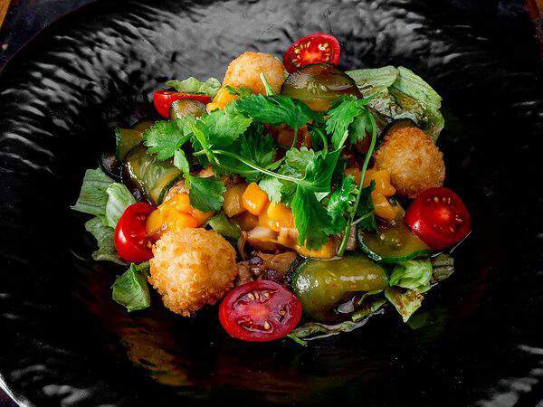 Рамен с уткой - Салат со свежим манго и курицей