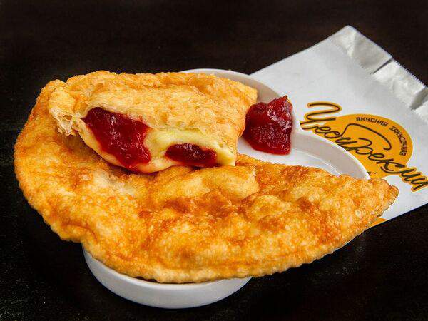 Чебурекми - С клубникой и сливочным сыром
