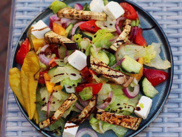 Гирос goorman4ik - Греческий салат с баклажанами