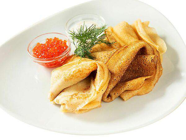 City - Блинчики с красной икрой и сметаной