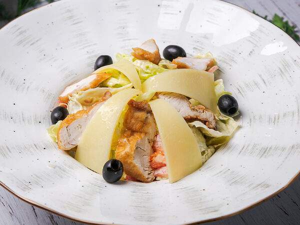 Шеннон - Салат Цезарь с филе цыпленка