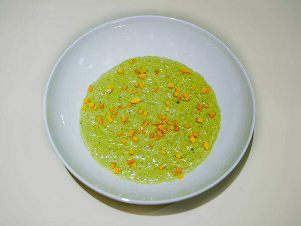 The Bun - Рисовая каша с матчей и сушеным манго