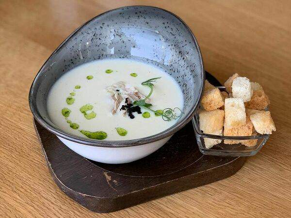 Победа - Сырный крем-суп с овощами и куриным филе