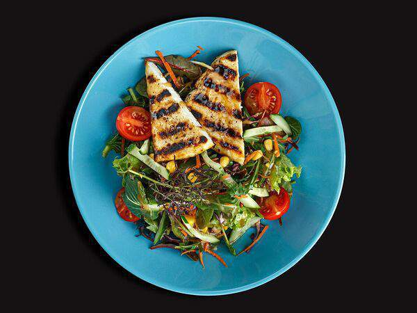 Grey Bear Pub - Салат с жареным домашним сыром