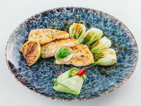 Azia House Intourist - Стейк из рыбы Эсколар с Пак-чой