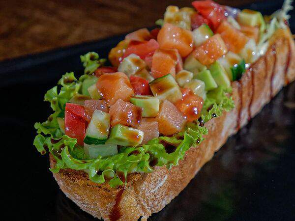 Harley Bar & Grill - Брускетта с лососем