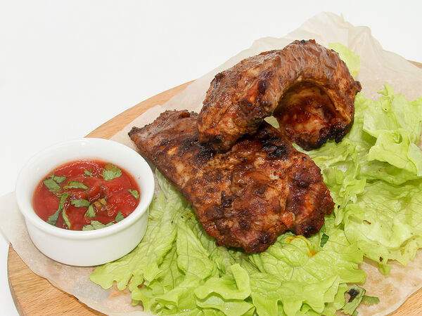 Грильфуд - Свиные ребрышки в медово-клюквенном соусе на гриле