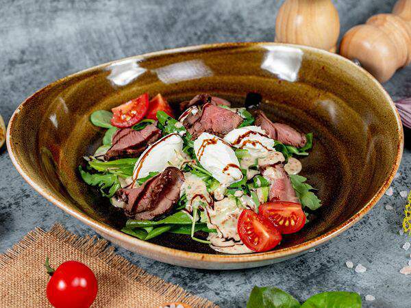 Liga Pub - Салат с ростбифом и нежным творожным сыром