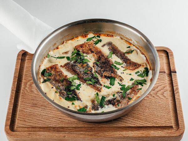 Магадан - Филе карпа с грибами в сметанном соусе