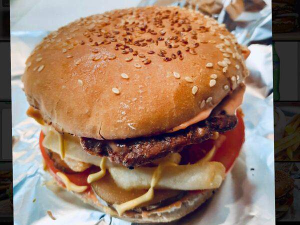 Шаурма огонь - Гамбургер с картошкой фри