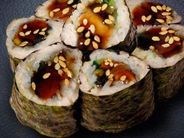 Chef Arts - Ролл хосомаки с угрем