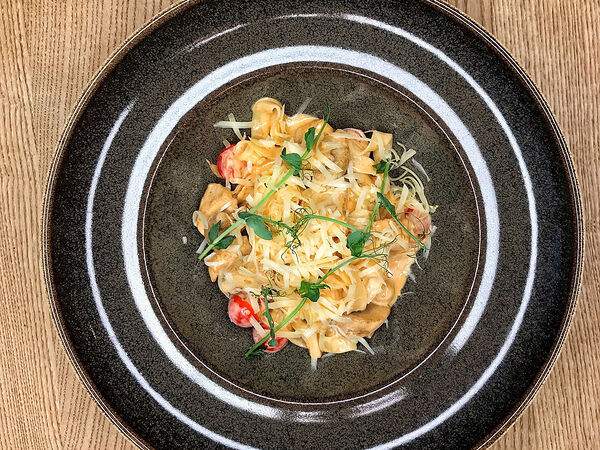 Голый Повар - Тальятелле с курочкой и грибами в сливочном соусе
