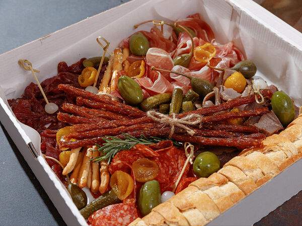 Оливье - Гастробокс Мясной