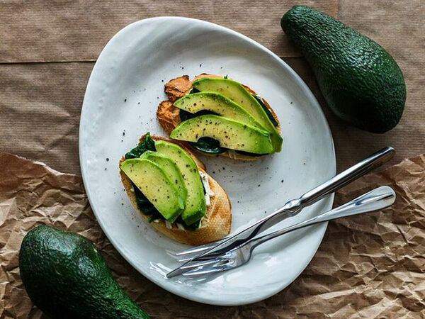 Николь - Брускетта с авокадо