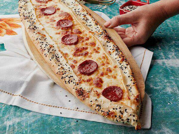 Дубай Фьюжен Арабская кухня - Биде с суджуком и сыром