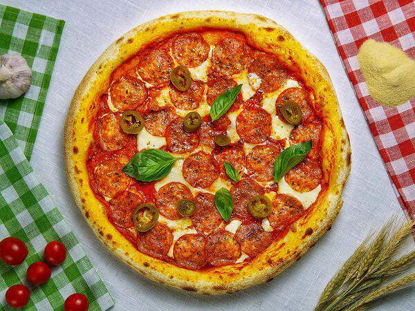 Burrata - Пицца Пеперони острая