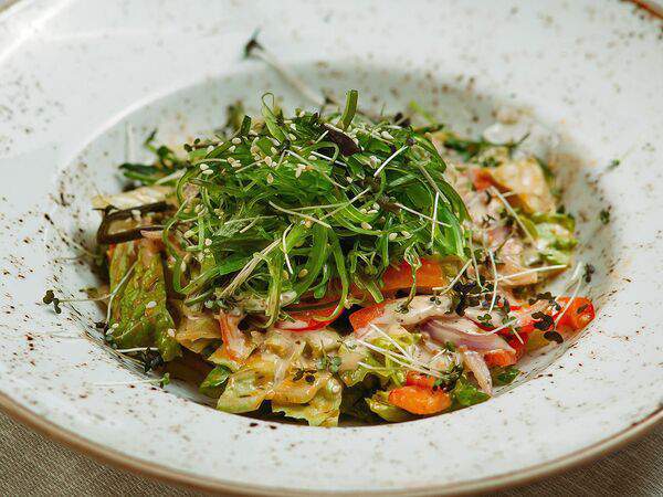 Мишлен - С чукой, овощами и ореховым соусом