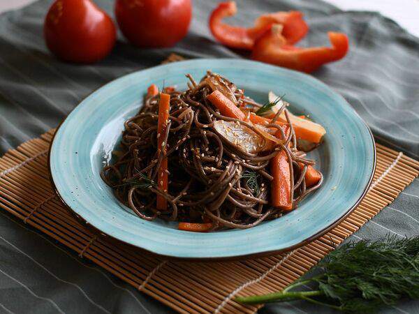 ТомЯмчик - Соба с овощами в кисло-сладком соусе