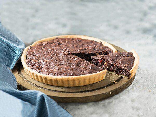 Время вкусных путешествий - Брауни киш с брусникой и грецким орехом