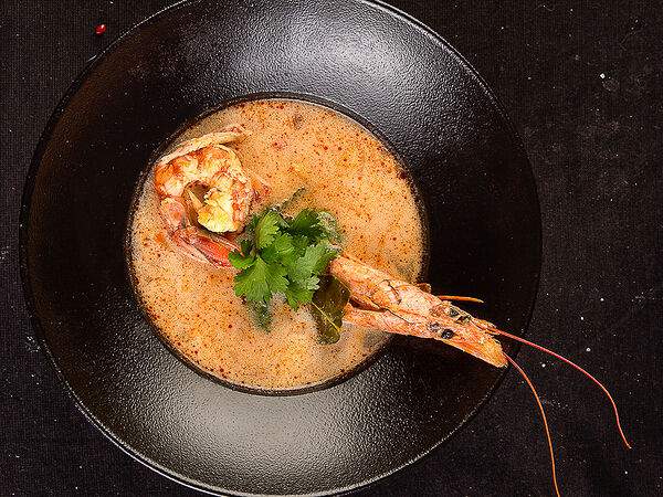 Стейк давай - Суп Том ям с тигровой креветкой