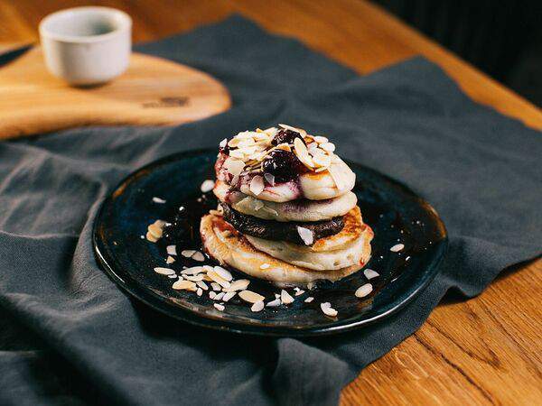 Огурцы - Оладушки с Нутеллой и вишневым джемом