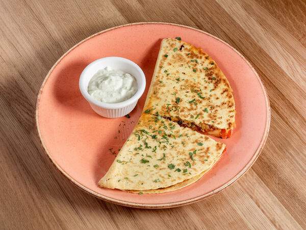 РомаНальёт Pub - Кесадилья с мясным соусом