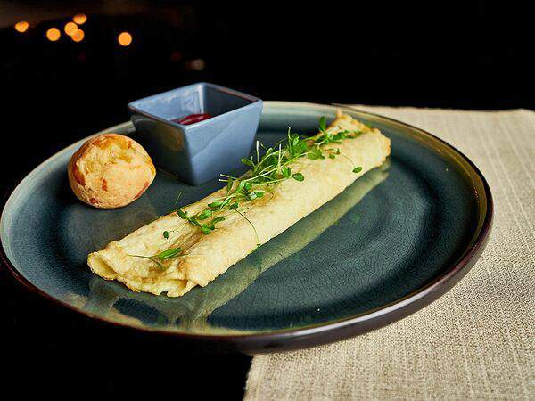 Chocolate - Омлет со шпинатом, вялеными томатами и сливочным кремом