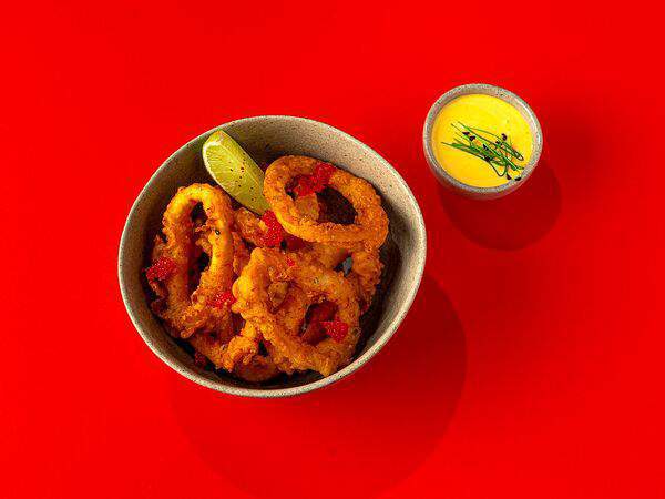 Miska bowls & folks - Кольца кальмара с манго-соусом