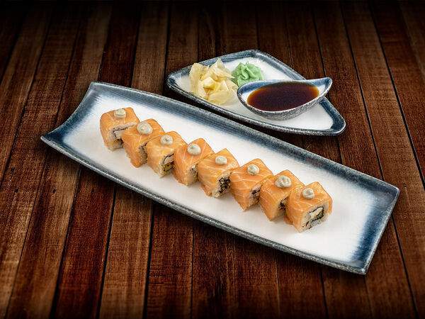 Тук-тук панда - Ролл с хрустящим чили и лососем