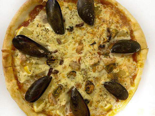 Pizza Luigis - Марина с морепродуктами