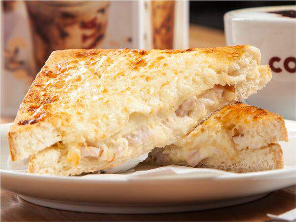 Costa Coffee - Тост с индейкой и сыром