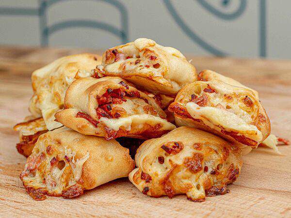 Вася Пепперони - Сырные рулетики с пепперони