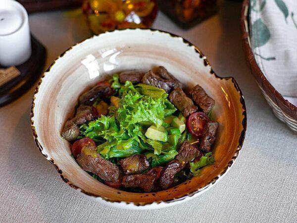 Basilico - Салат с говядиной в медово-горчичном соусе