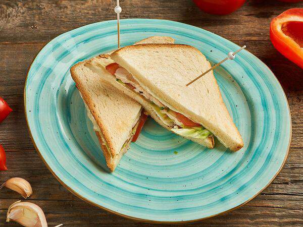 Luna lounge - Сэндвич с курицей