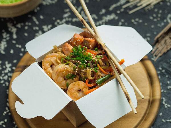 Pelikan - Рисовая лапша с лососем и креветкой