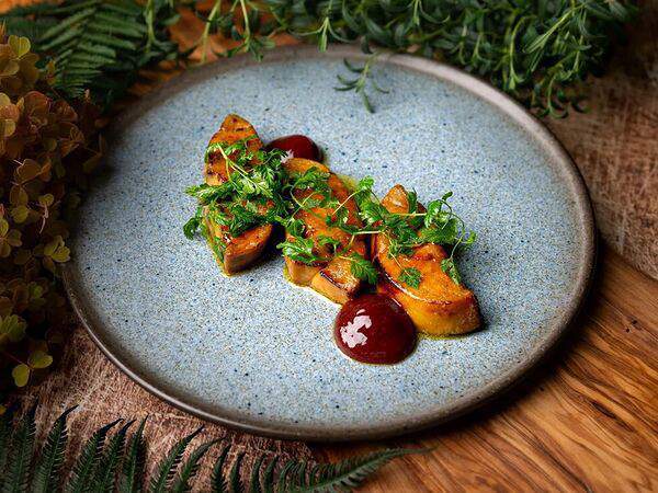 Red wall - Фуагра с малиновым соусом