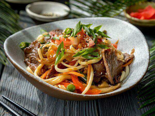 Кухня Момо - Wok-лапша с говядиной