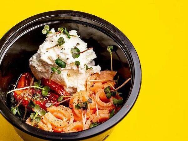 Гугенот пицца - Слабосоленая семга с Рикоттой