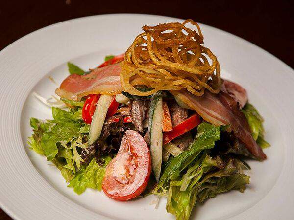 BBQ Cafe - Салат с хрустящим беконом