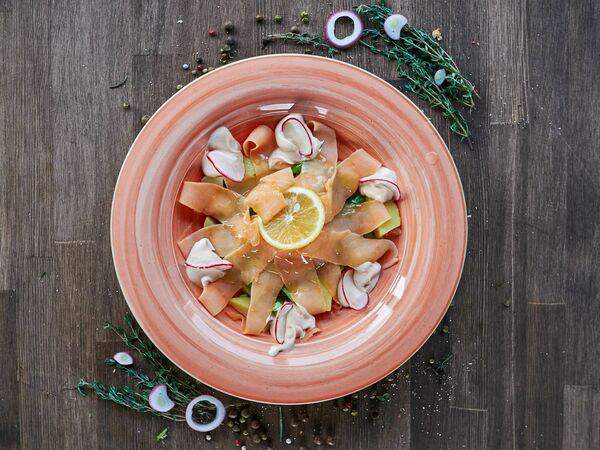 Grill & Pizza by Bottega Toscana - Салат с лососем