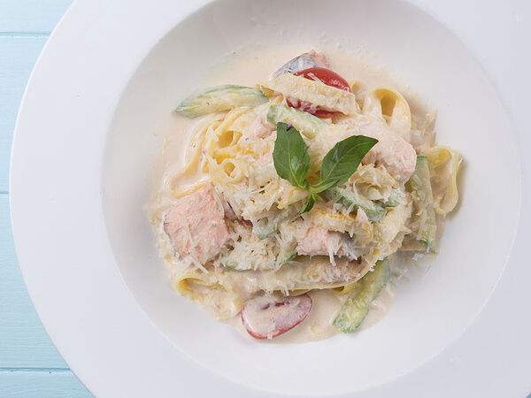 Coffee Boom - Паста Феттуччине с семгой