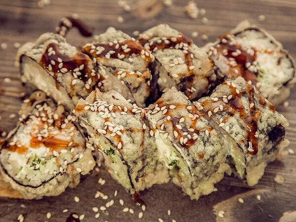 Неместные. Доставка еды и напитков - Ролл темпура Сытец