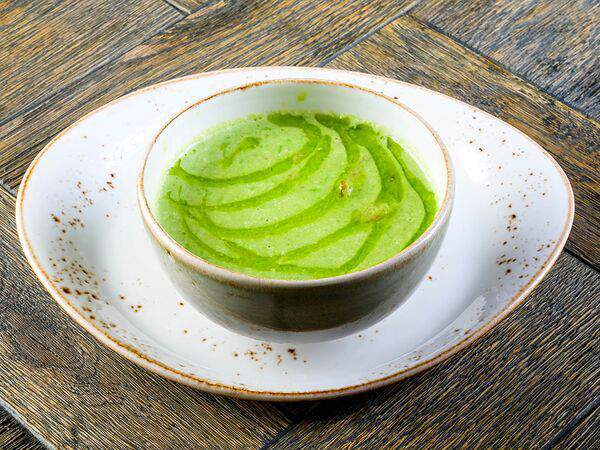 Braubauer - Сливочный суп из молодого гороха с беконом