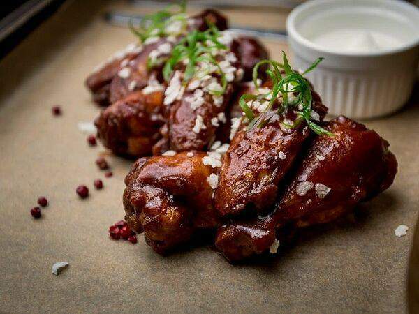 Cart Lounge - Куриные крылышки со сладким чили