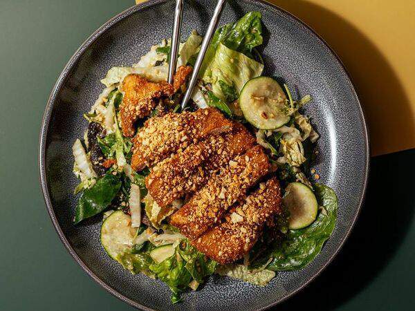 Wong Kar Wine - Салат с хрустящим цыпленком