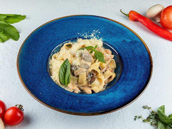 PizzBurg - Лингвини с лесными грибами и сливочным соусом