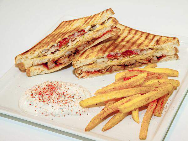 GirosCafe - Клаб-сэндвич со свининой