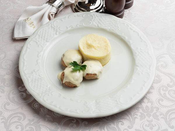 1913 год - Куриные котлетки в сливочном соусе с пюре