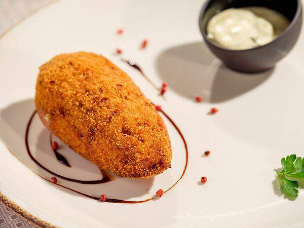 Царская охота - Котлетка из индейки, фаршированная мягким сыром