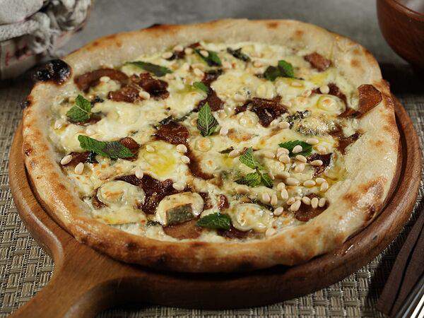 Франческо - Пицца с грушей и горгонзолой